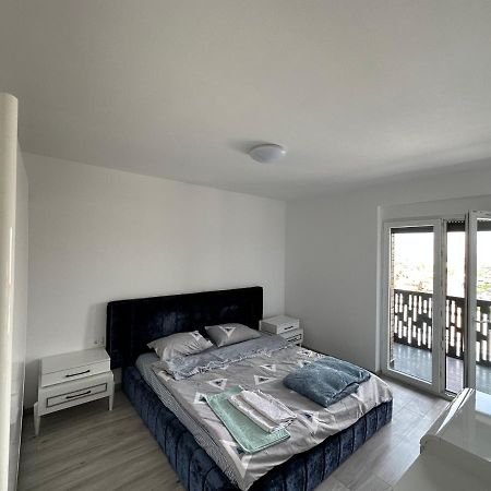 פריזאי Shooter Apartments מראה חיצוני תמונה