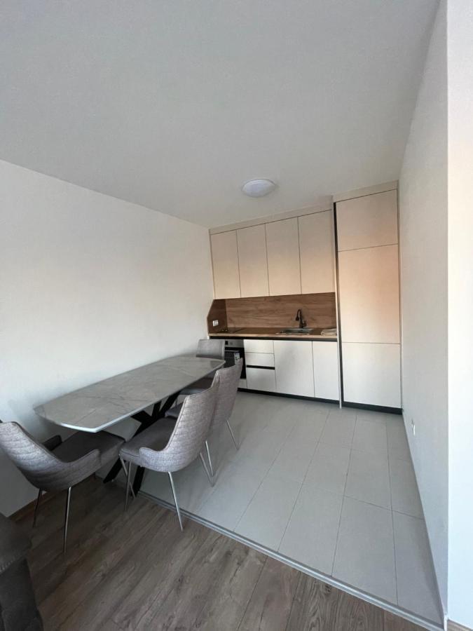 פריזאי Shooter Apartments מראה חיצוני תמונה