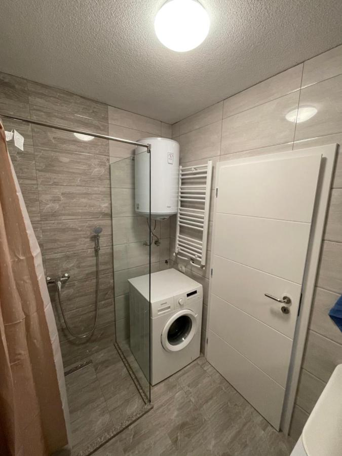 פריזאי Shooter Apartments מראה חיצוני תמונה