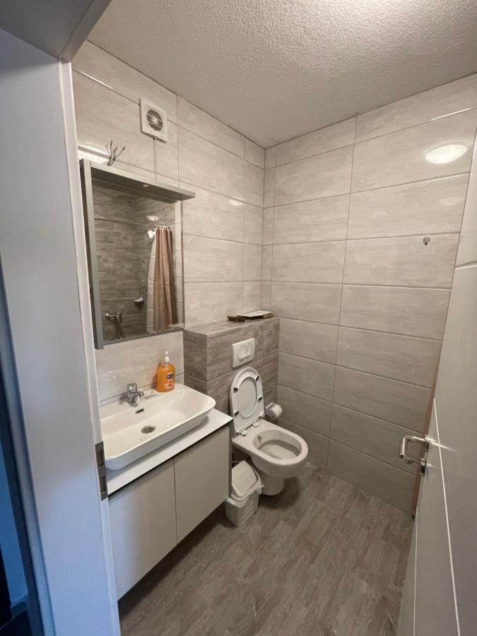 פריזאי Shooter Apartments מראה חיצוני תמונה